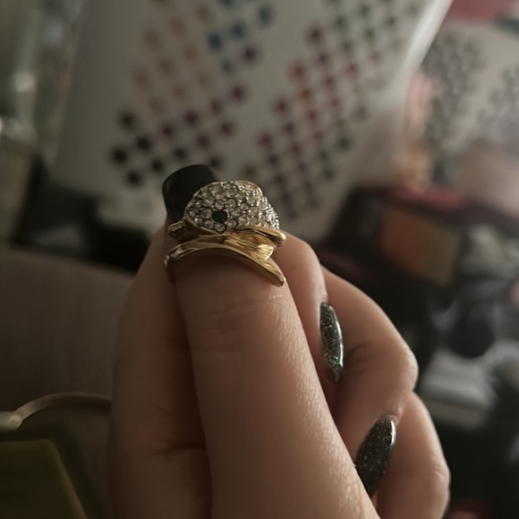 Bedazzled dolphin ring - Picture 3 of 4